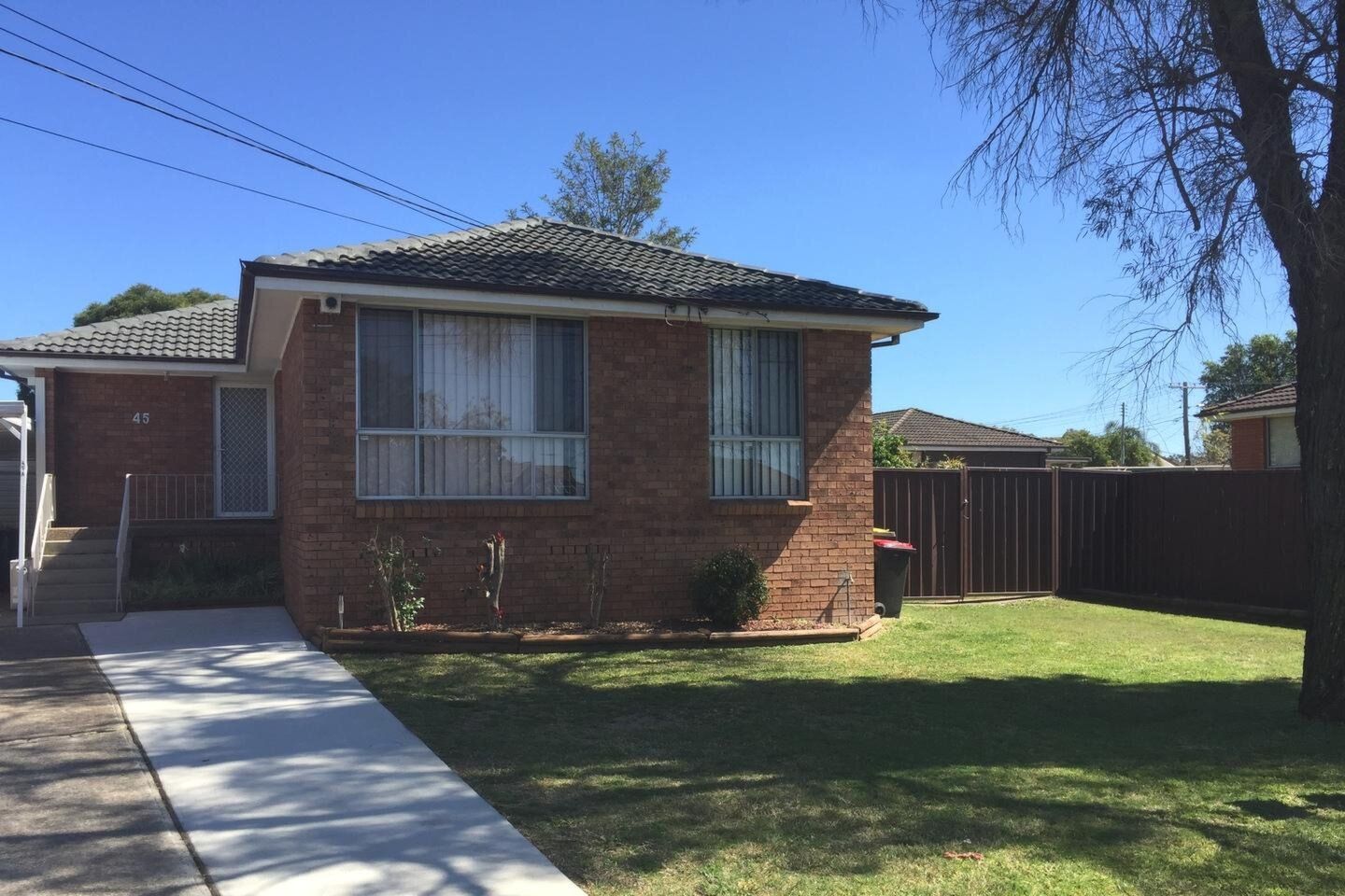 3 bedrooms House in 45 Gibson Avenue WERRINGTON NSW, 2747