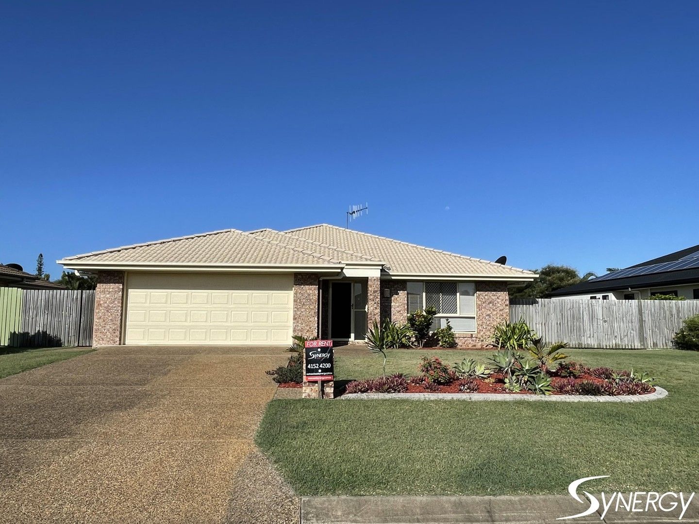 4 bedrooms House in 17 Baker Finch Drive BARGARA QLD, 4670