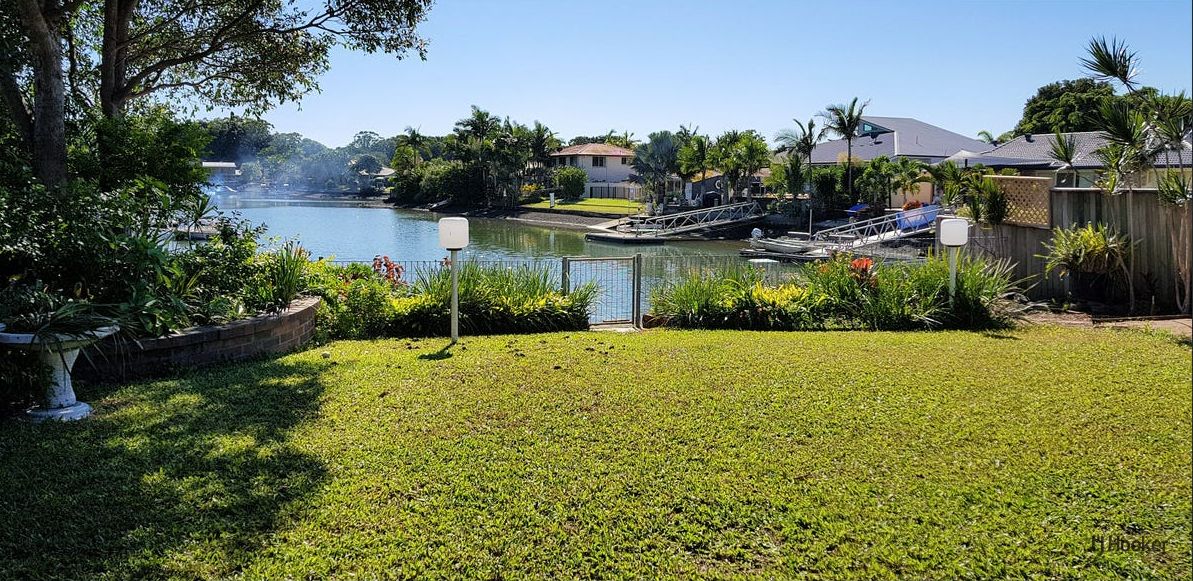 3 bedrooms House in 31 Mainsail Street CURRUMBIN WATERS QLD, 4223