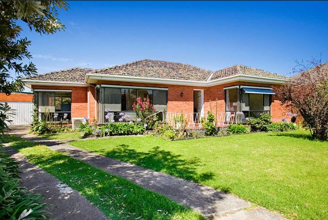 4 bedrooms House in 15 Parton Court CARNEGIE VIC, 3163