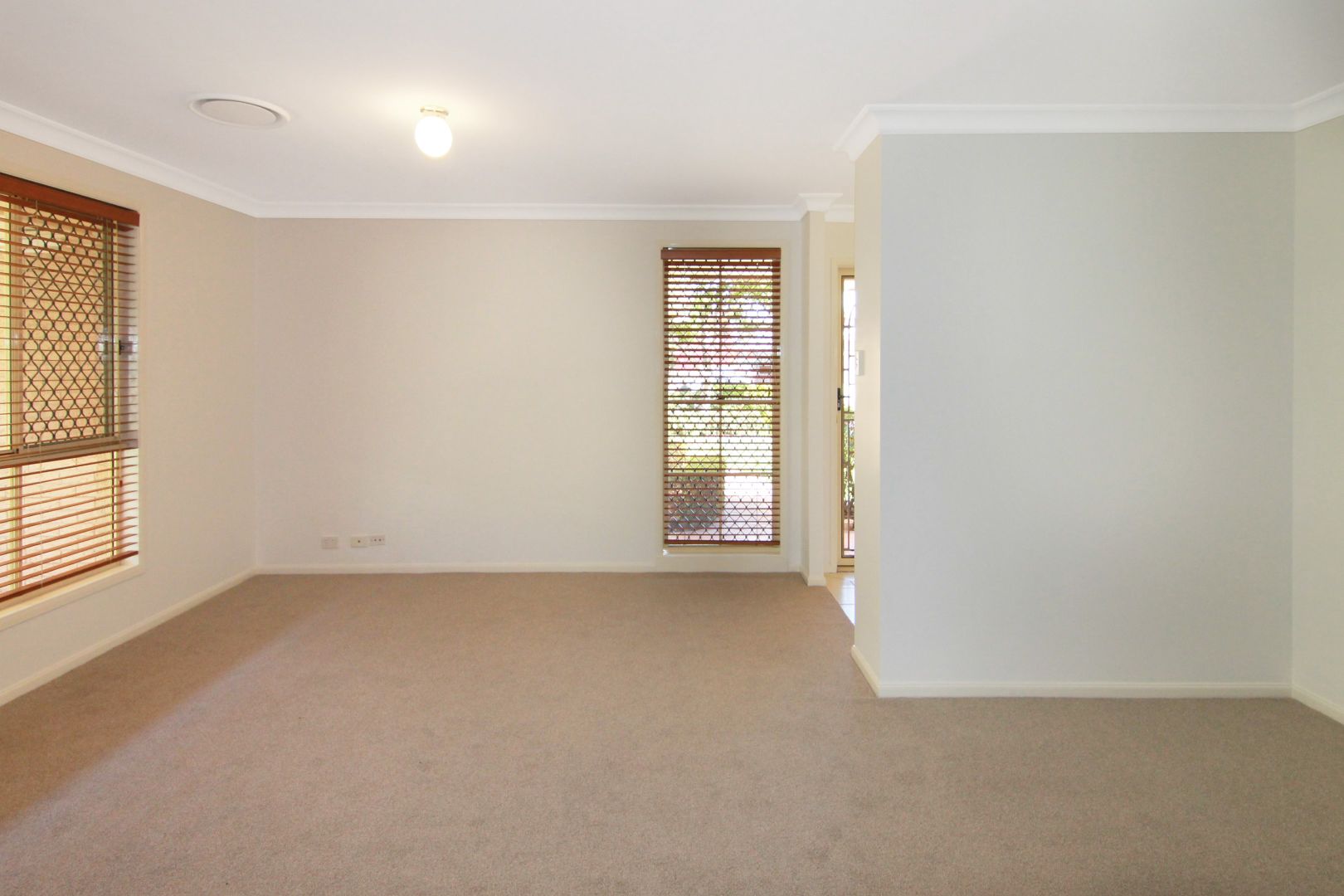 6 Almond Avenue, Fletcher NSW 2287, Image 2