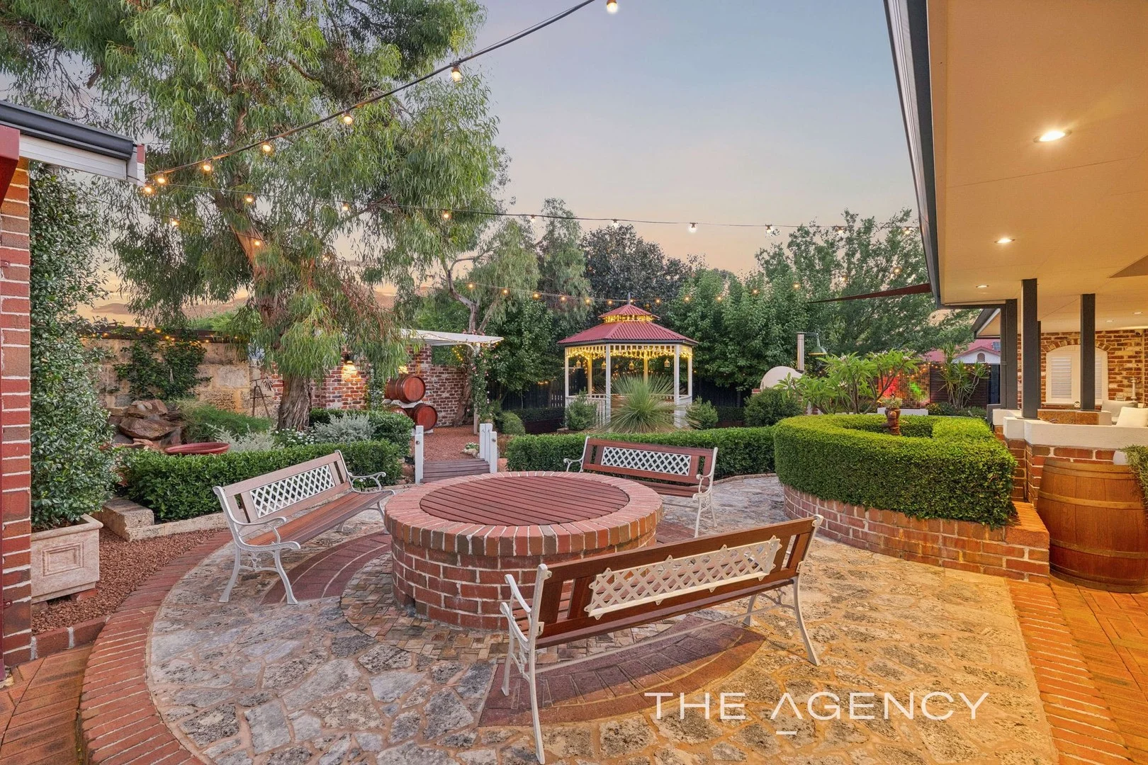 2 Garran Loop, Henley Brook WA 6055