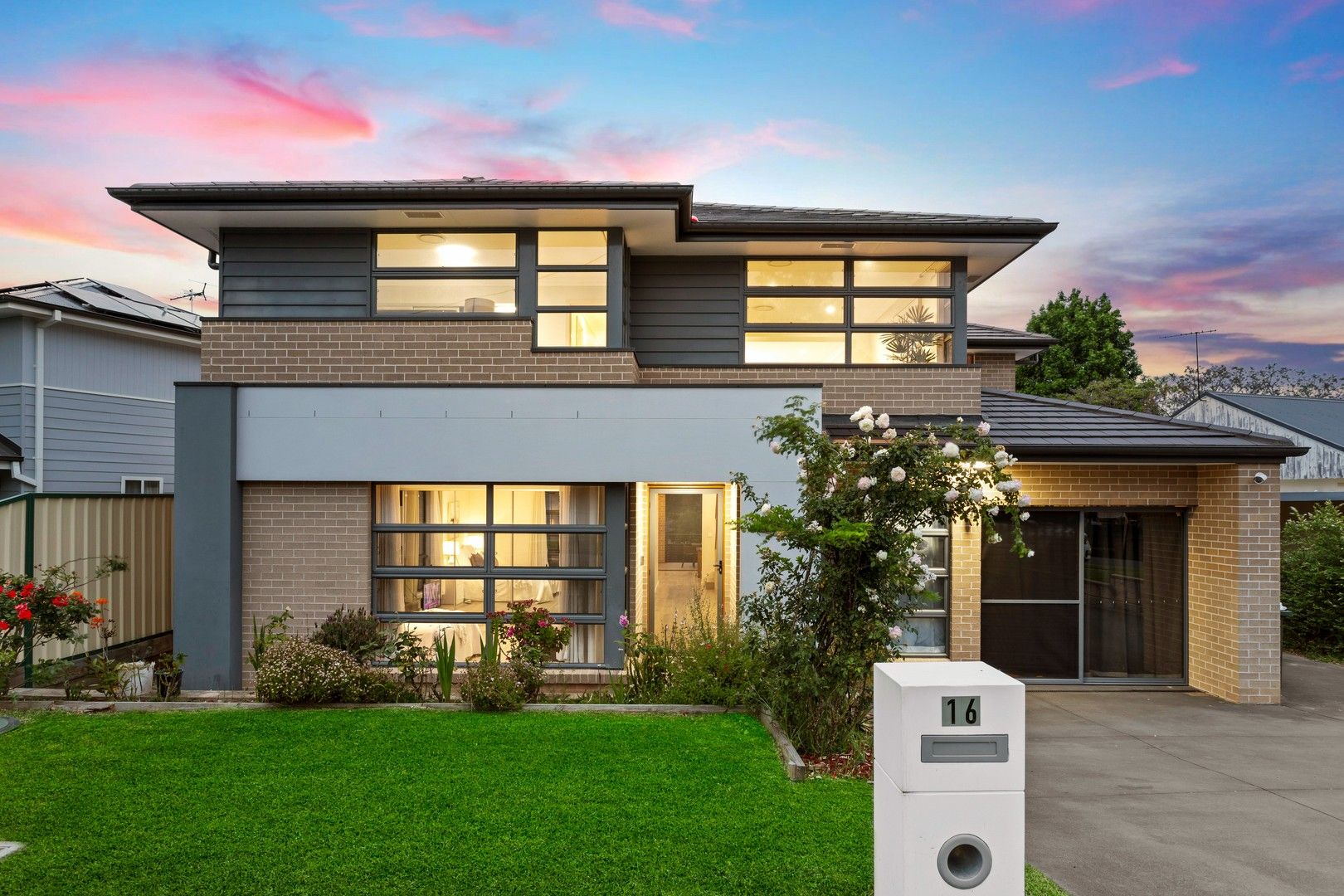 6 bedrooms House in 16 Charlton Road LALOR PARK NSW, 2147