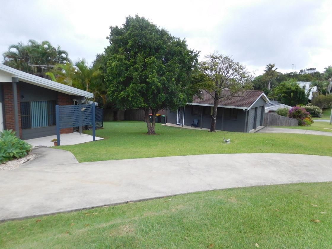 4 bedrooms House in 10 Panorama Parade SAFETY BEACH NSW, 2456