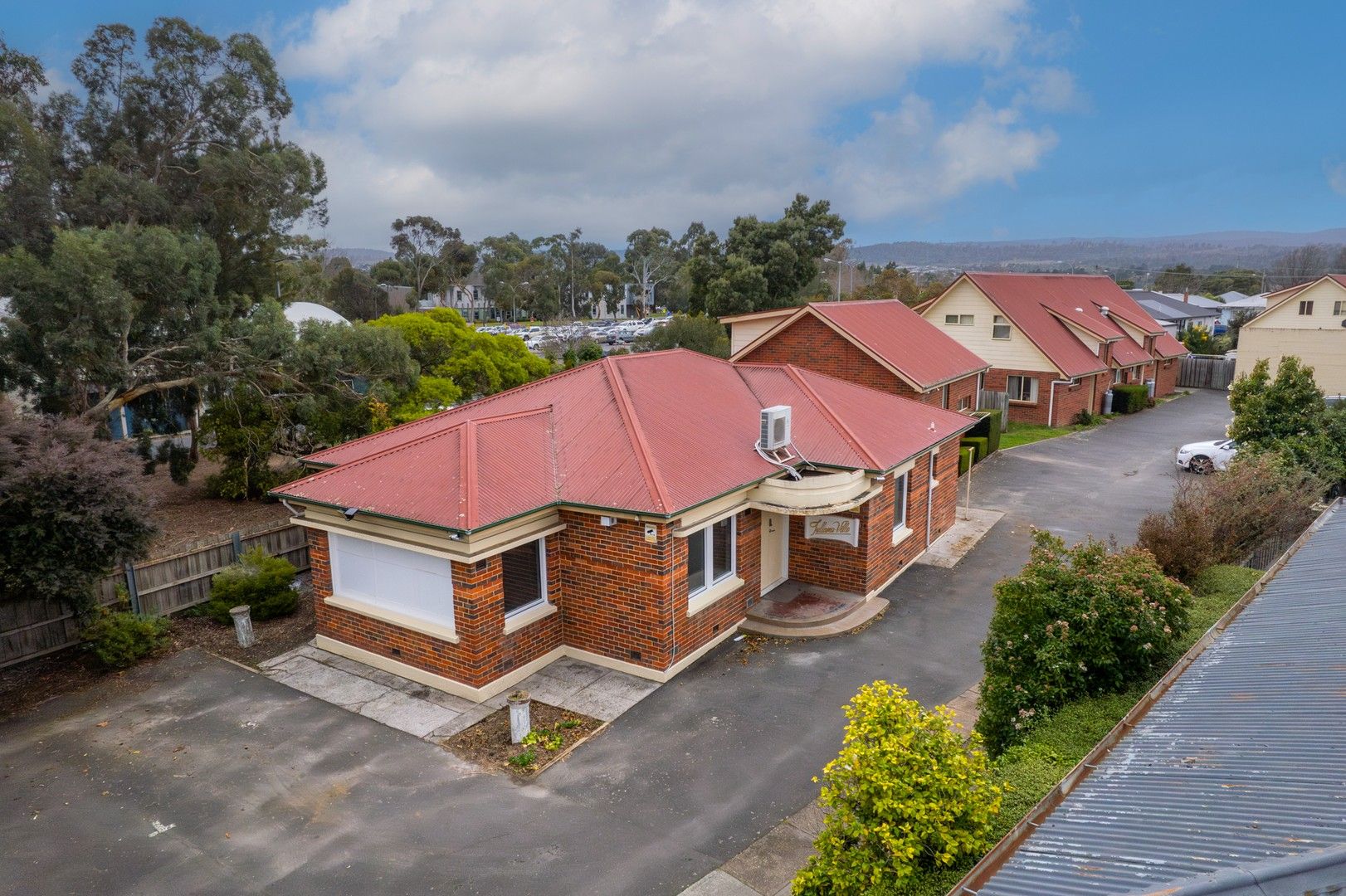 6 bedrooms House in 1/14 Plumer Street MOWBRAY TAS, 7248