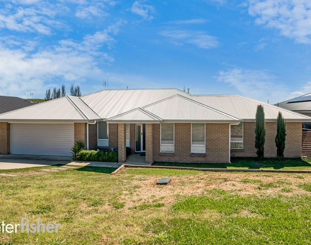 40 Johnston Crescent, Blayney NSW 2799