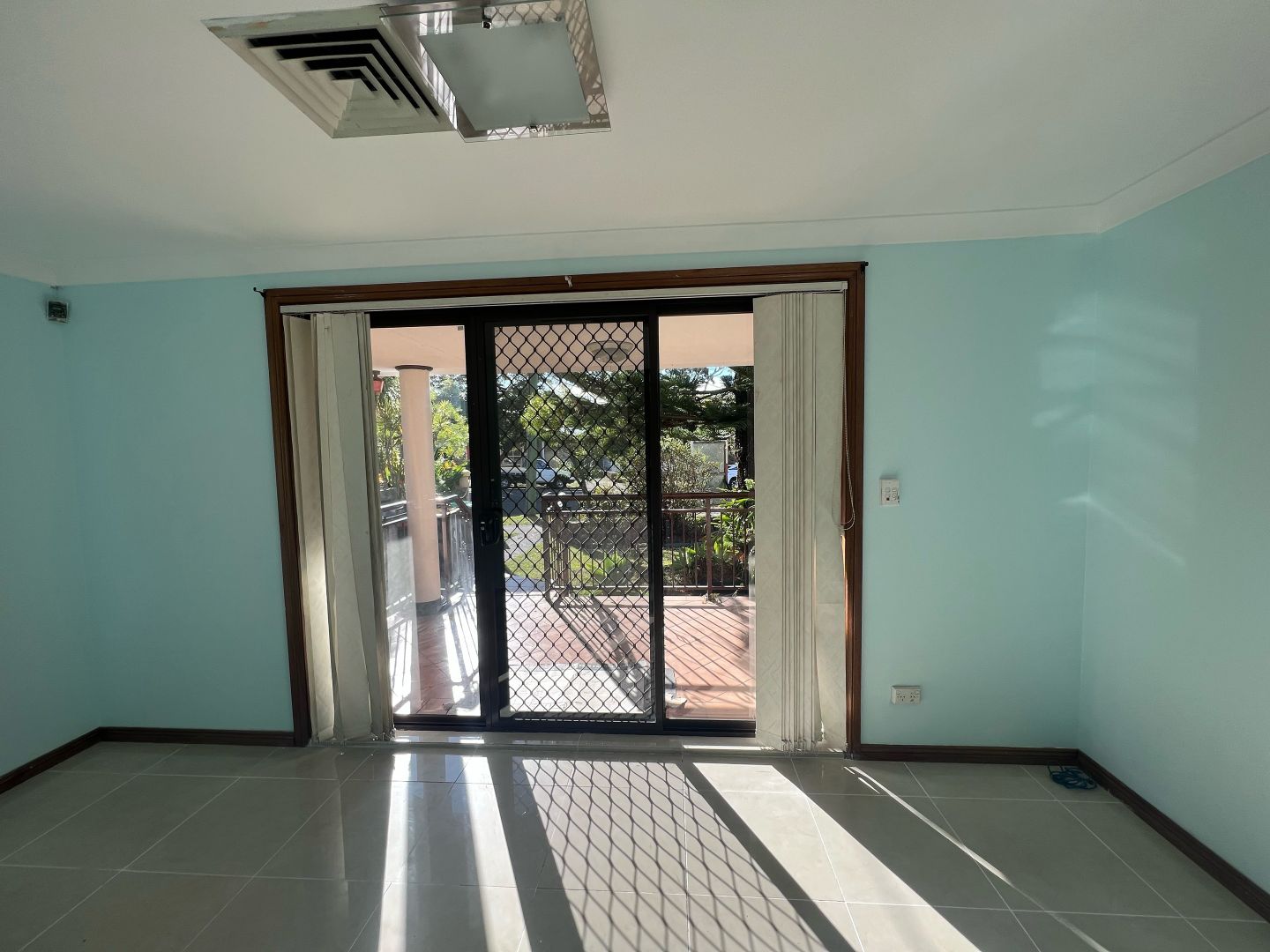 49 Mountview Avenue, Beverly Hills NSW 2209 House For Rent 1,050