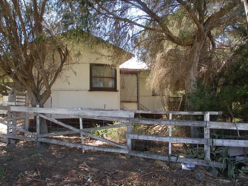 8 Commercial Rd, HEYFIELD VIC 3858, Image 0