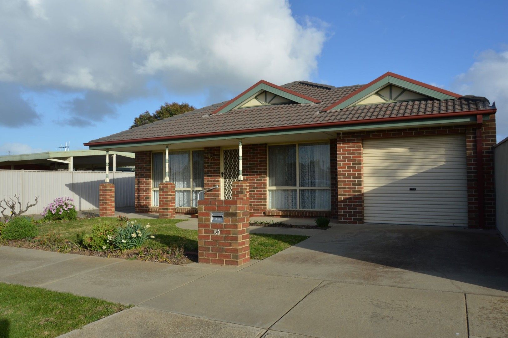 2 bedrooms Apartment / Unit / Flat in 1/156 Balaclava  Road SHEPPARTON VIC, 3630