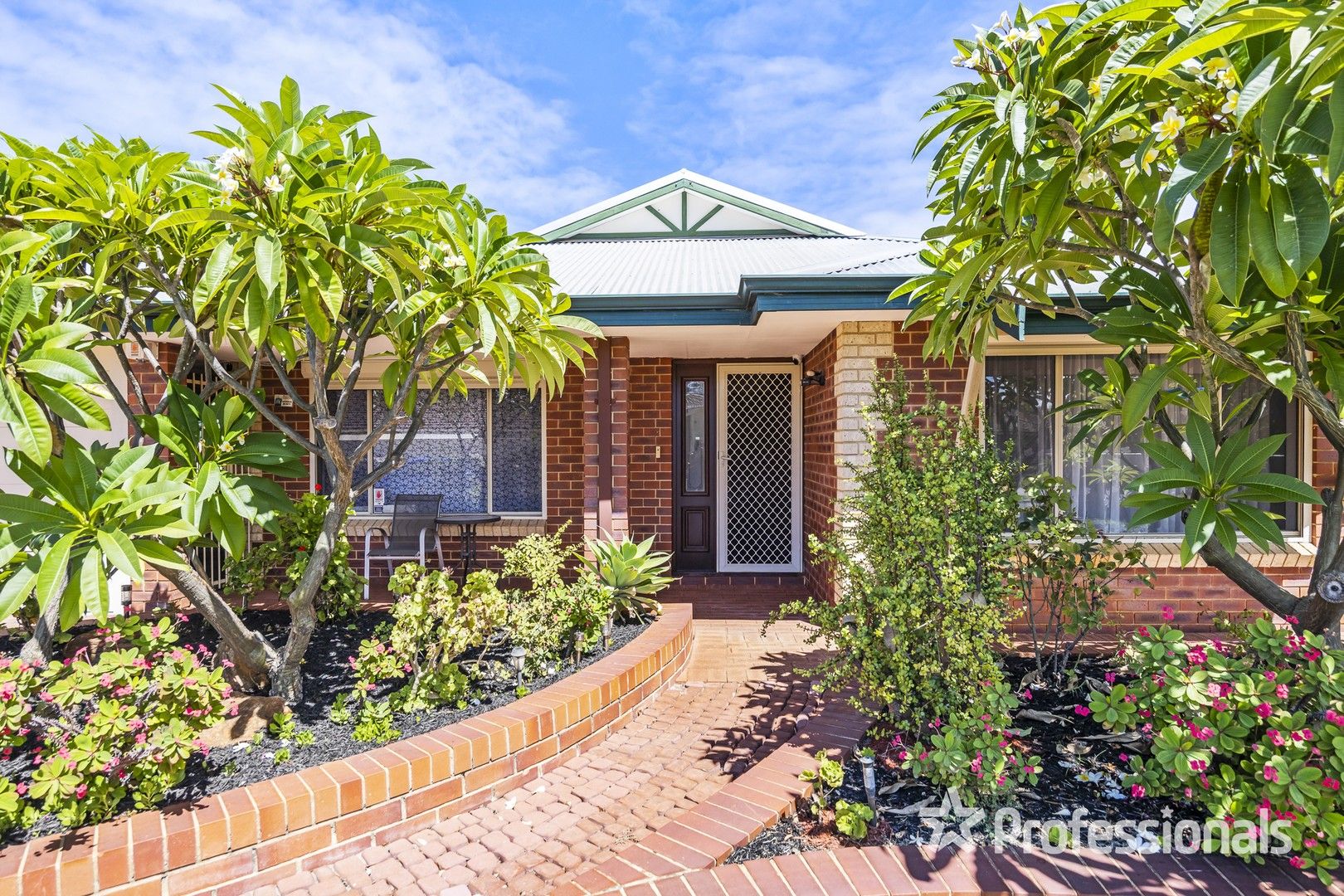 34 Winchester Place, Ballajura WA 6066, Image 0