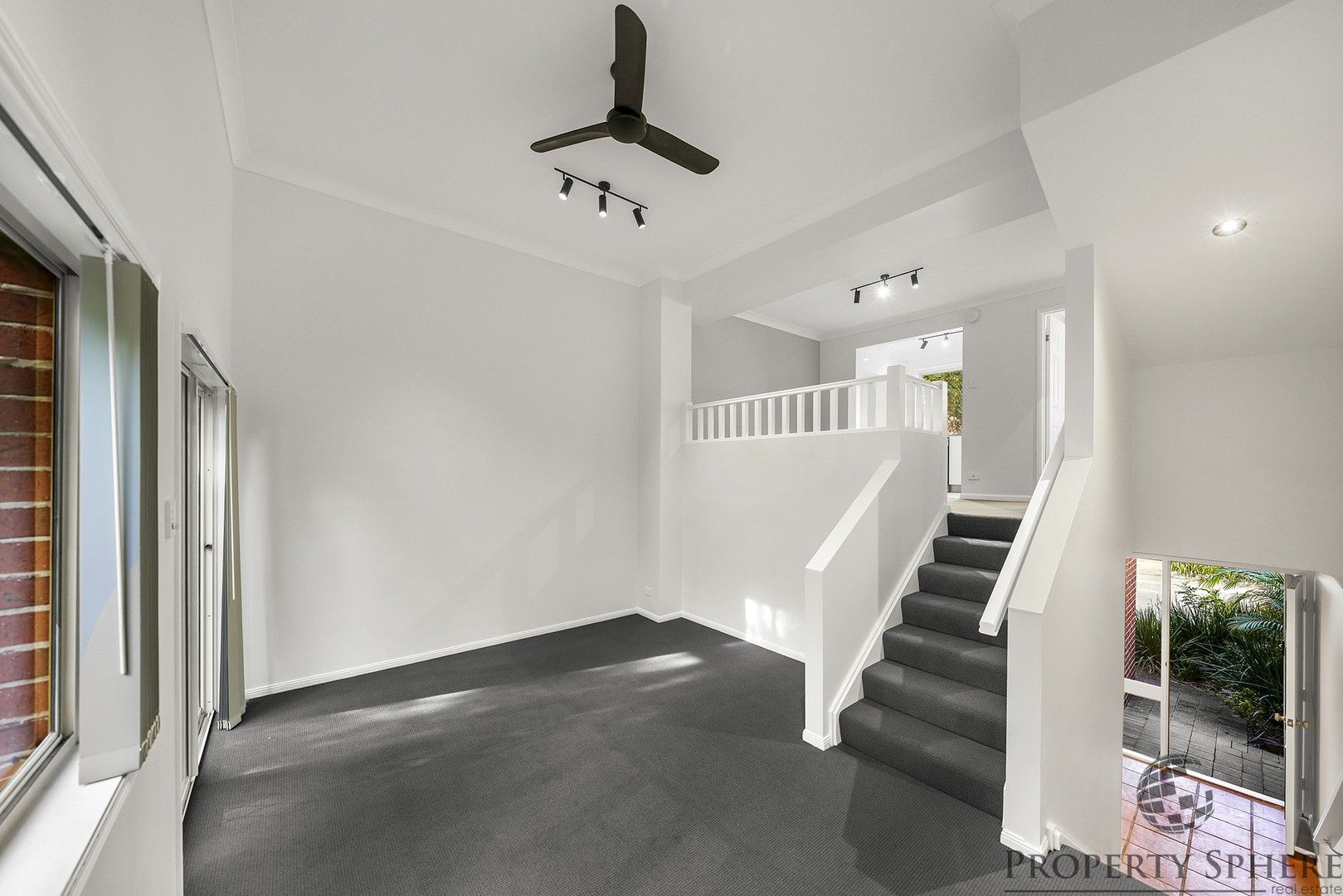 2 bedrooms House in 73/100 Racecourse Dr BUNDALL QLD, 4217