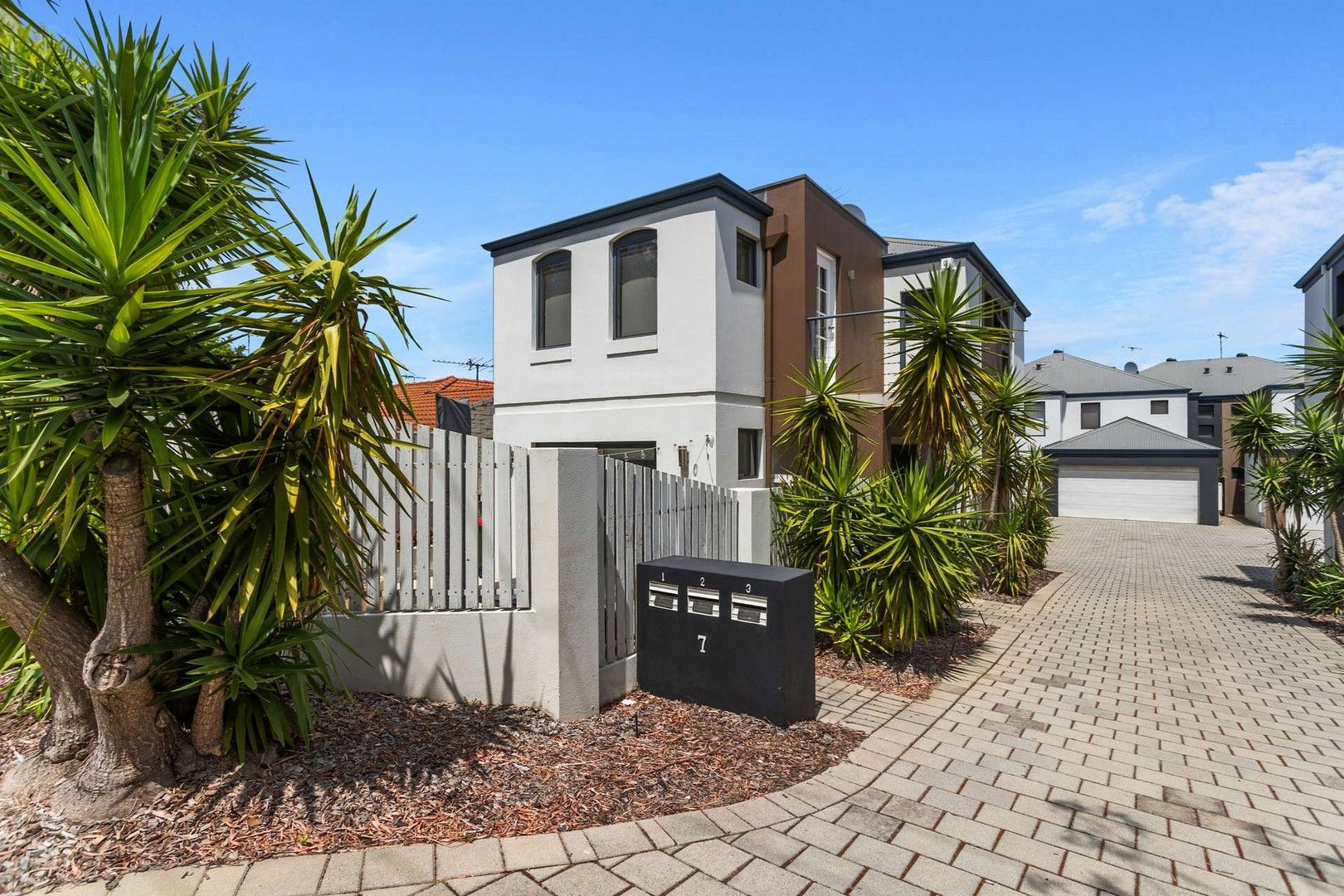 3 bedrooms Townhouse in 2/7 Waterloo Street JOONDANNA WA, 6060