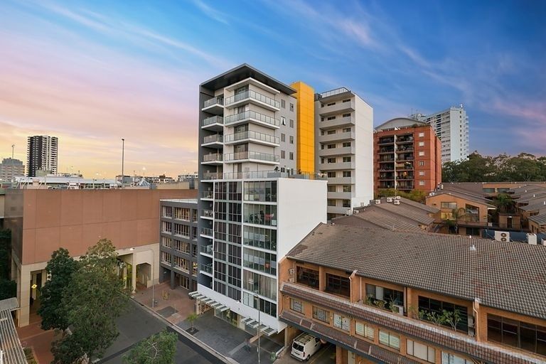 3 bedrooms Apartment / Unit / Flat in 37/7 Aird Street PARRAMATTA NSW, 2150