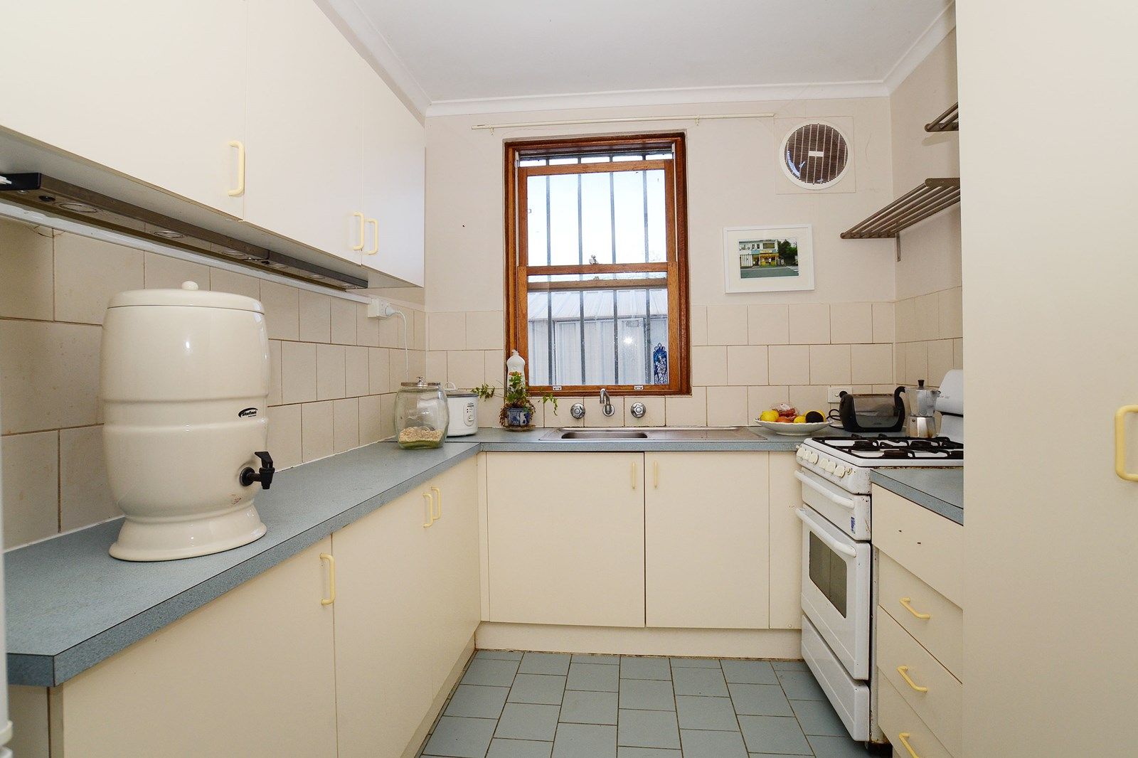 9/4 Spring Street, Preston VIC 3072, Image 2