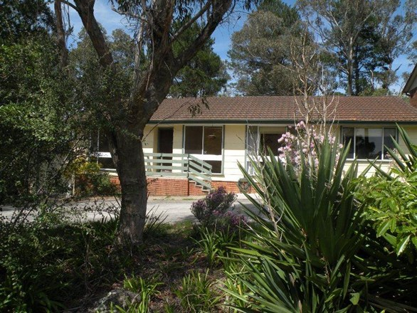 2 Hall Parade, Hazelbrook NSW 2779