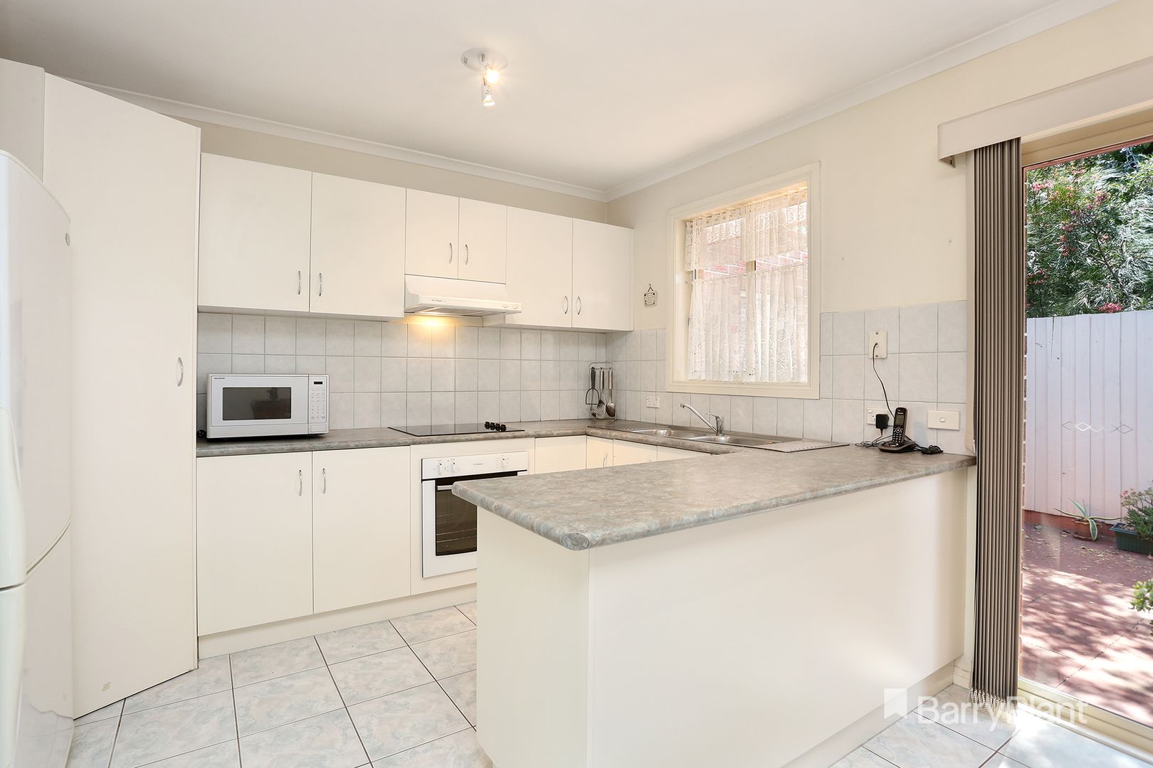 2/16 Sylvester Street, Oak Park VIC 3046, Image 2