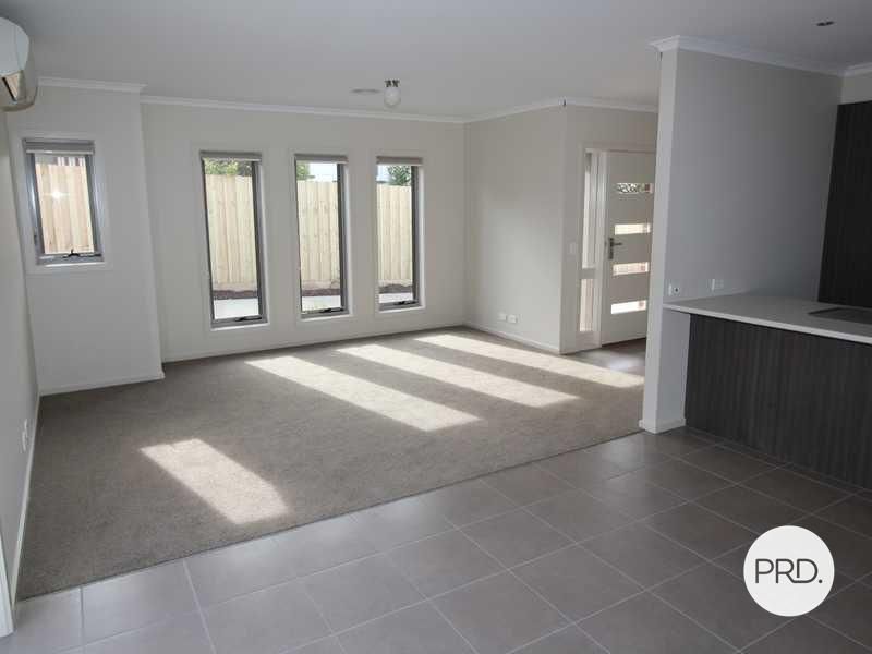 2/1306 Geelong Road, Mount Clear VIC 3350, Image 2
