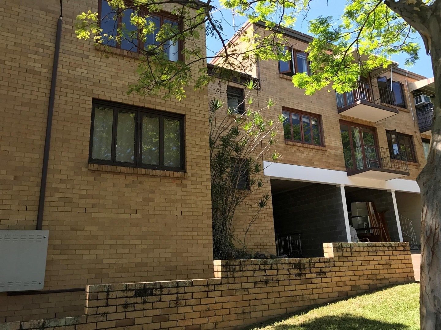 5/1127 Logan Road, Holland Park West Property History & Address