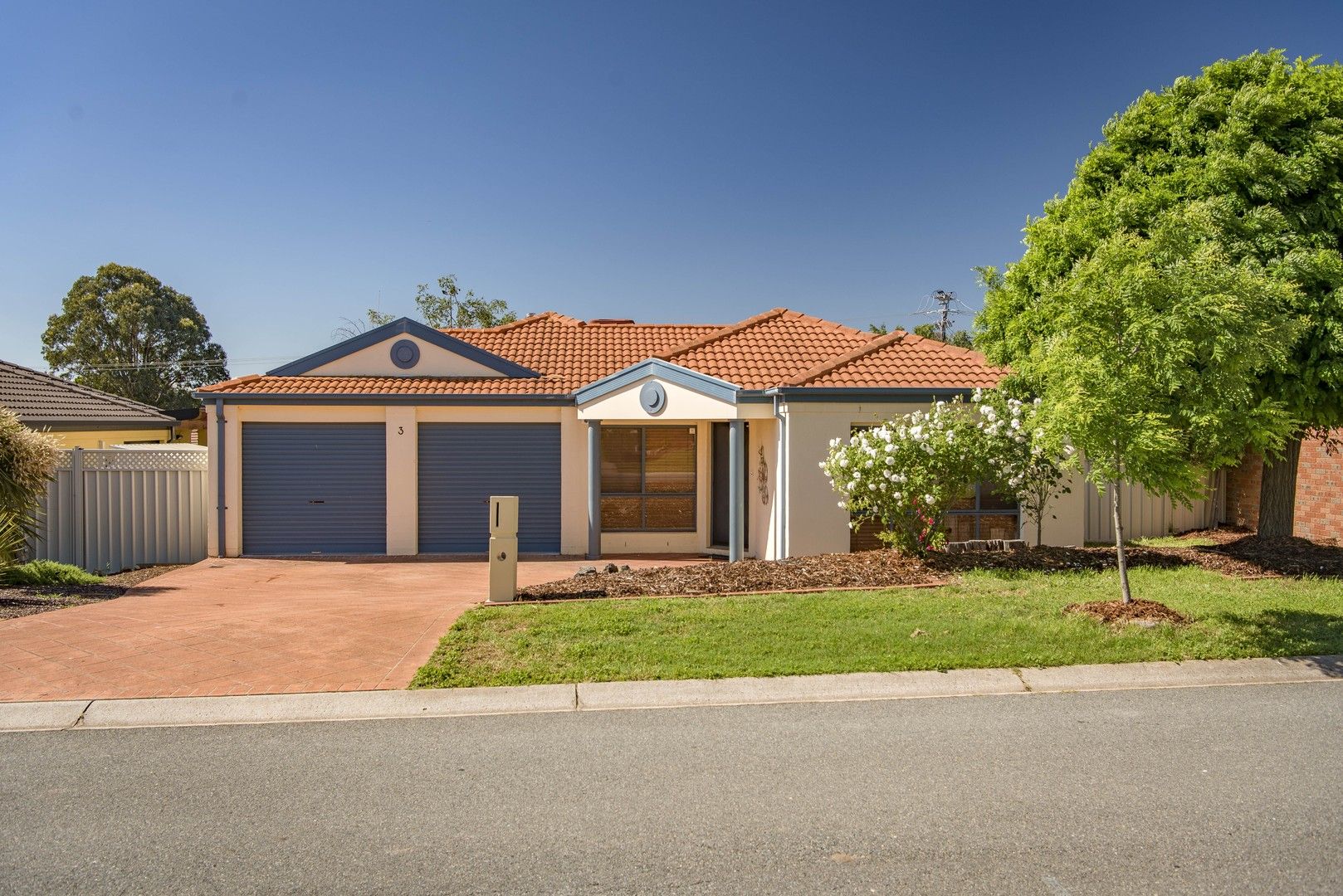 3 Thomas Royal Gardens, Queanbeyan East NSW 2620, Image 0