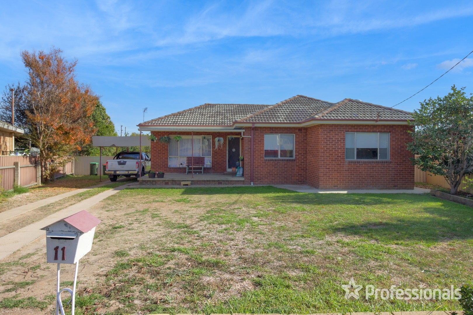11 Bungown Place, Mount Austin NSW 2650, Image 0