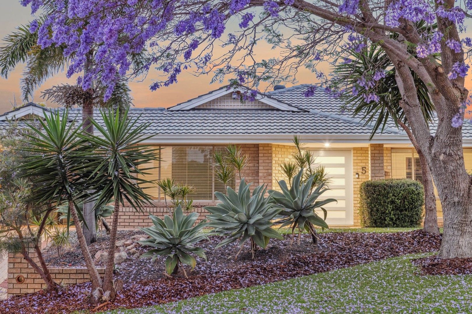 3 bedrooms House in 5 Birchfield Avenue WOODVALE WA, 6026