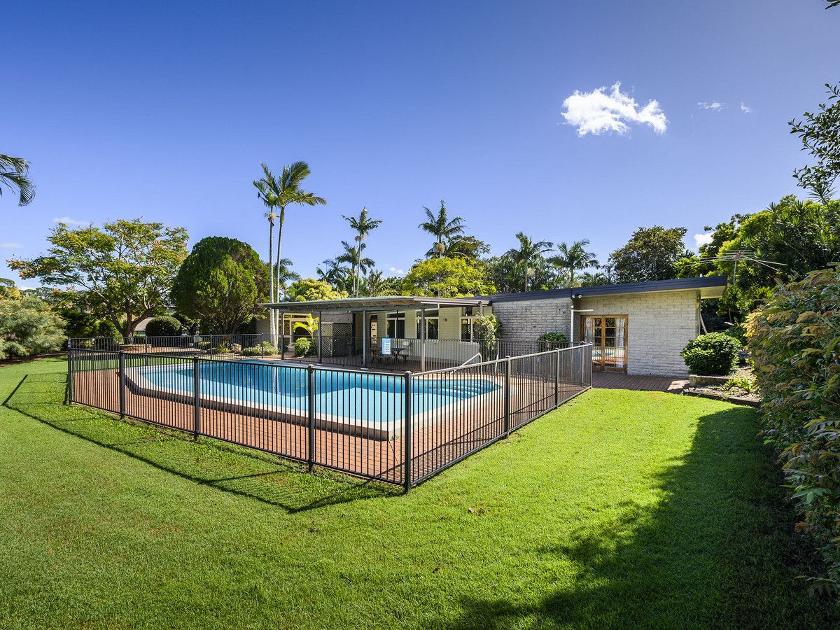 5 bedrooms House in 80 Mccallum Street CARSELDINE QLD, 4034