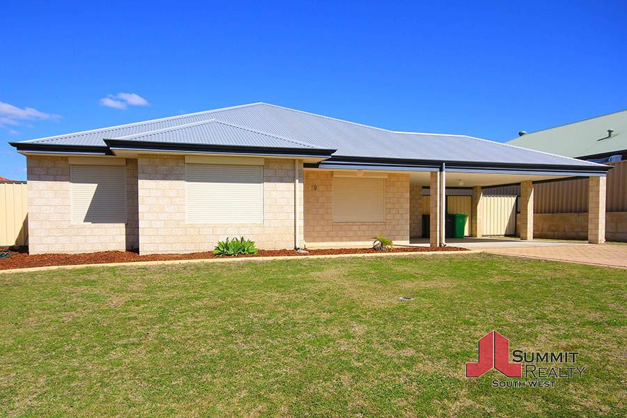 19 Batman Way, Dalyellup WA 6230, Image 0