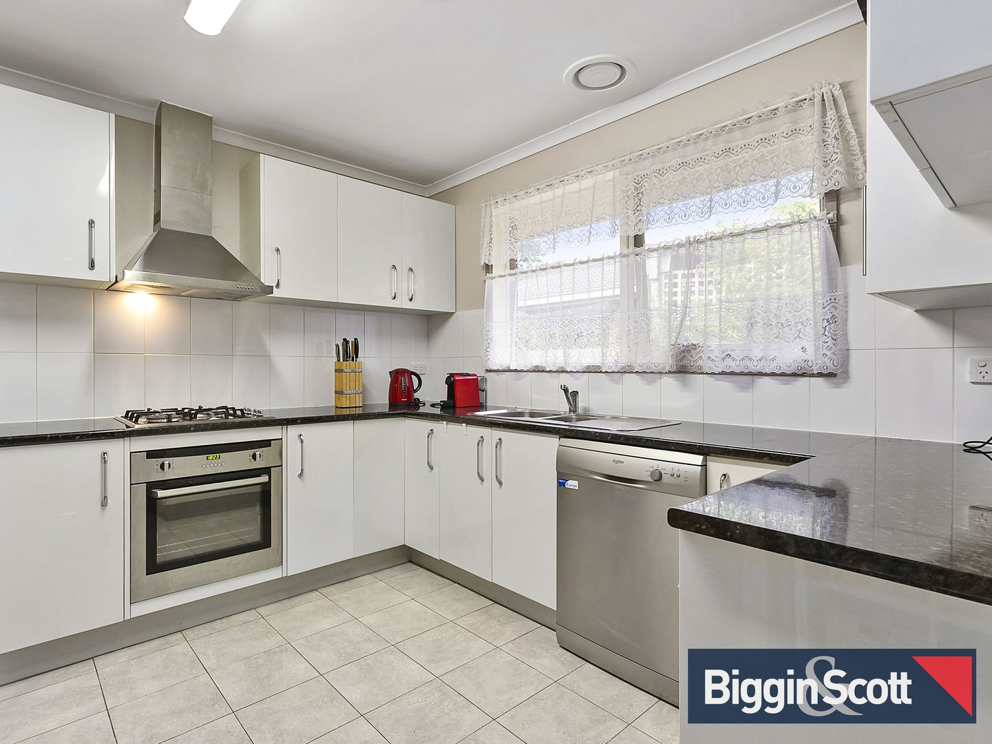 118 Wantirna Road, Ringwood VIC 3134, Image 2