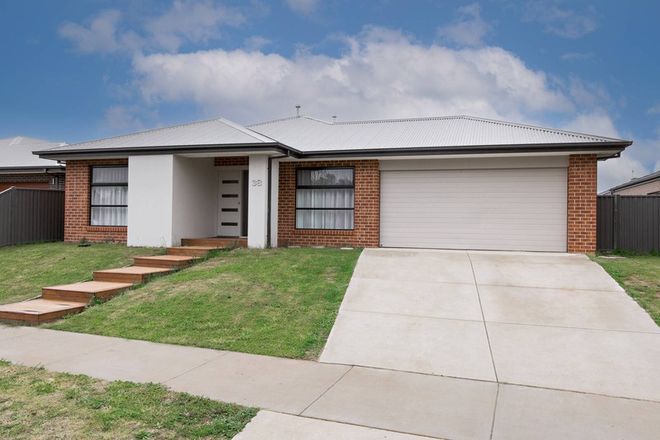 Picture of 38 Arranmore Drive, MINERS REST VIC 3352