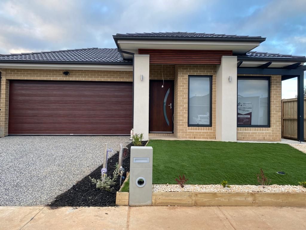 4 bedrooms House in 10 Cheyne Street WERRIBEE VIC, 3030