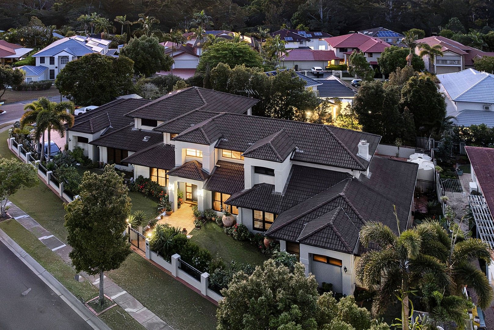 6 bedrooms House in 166 Bangalow Street BRIDGEMAN DOWNS QLD, 4035