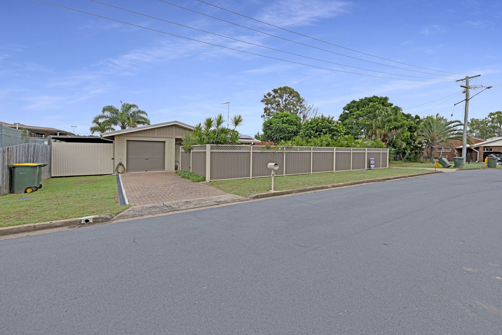 17 Poinciana Ct, Moore Park Beach QLD 4670, Image 2