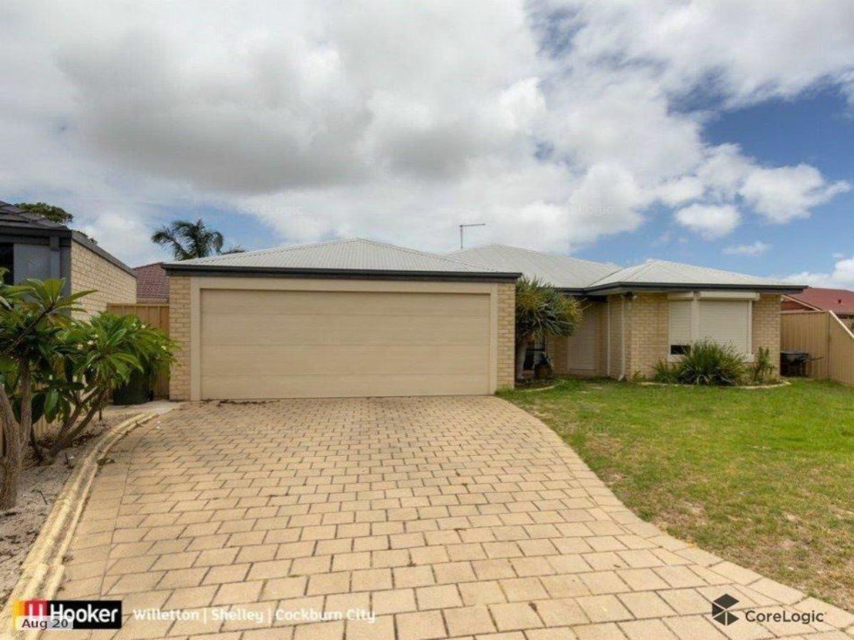 4 bedrooms House in 43 Semple Court SOUTH LAKE WA, 6164