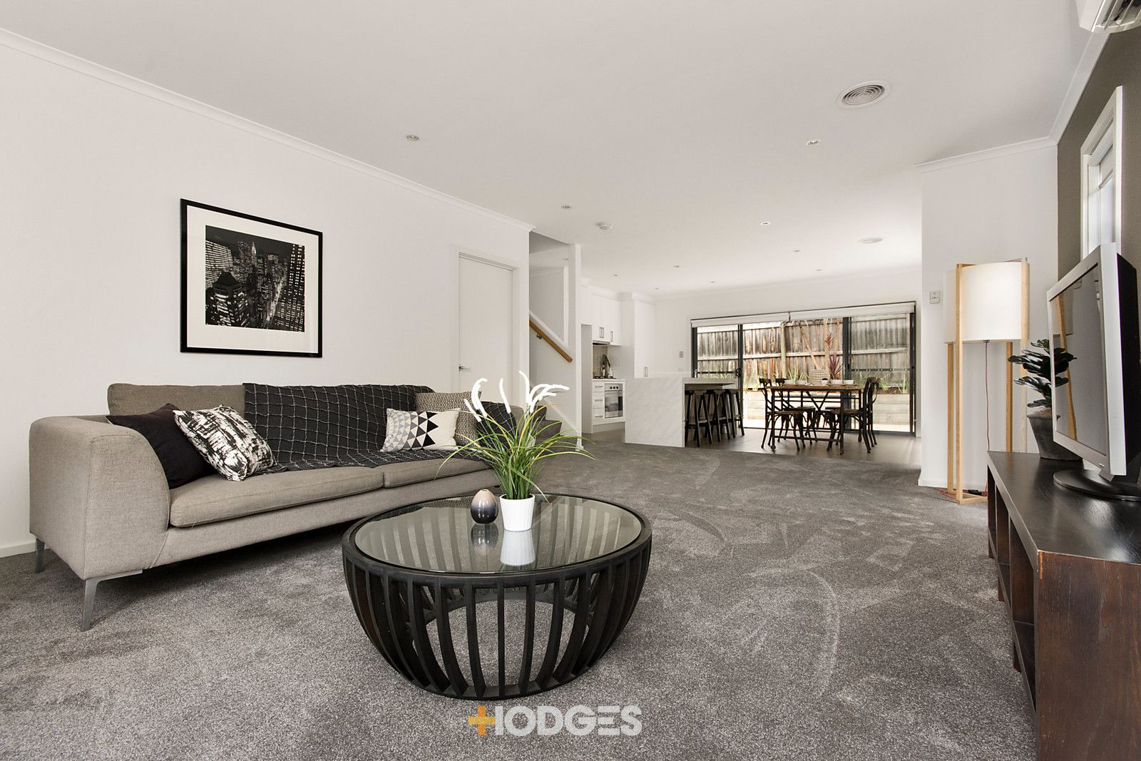 1/1 Upper Skene Street, Newtown VIC 3220, Image 2