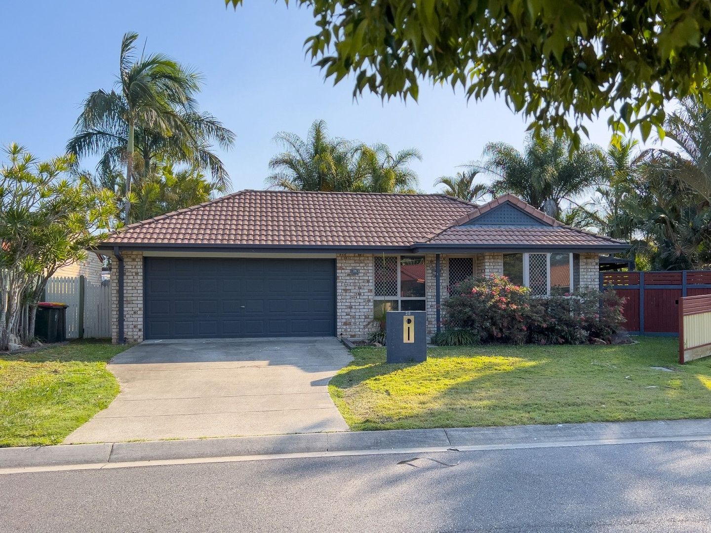 28 Cambridge Crescent, Fitzgibbon Property History & Address Research