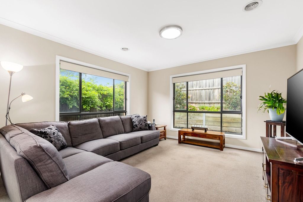 12 Senecio Drive, Doreen VIC 3754, Image 2