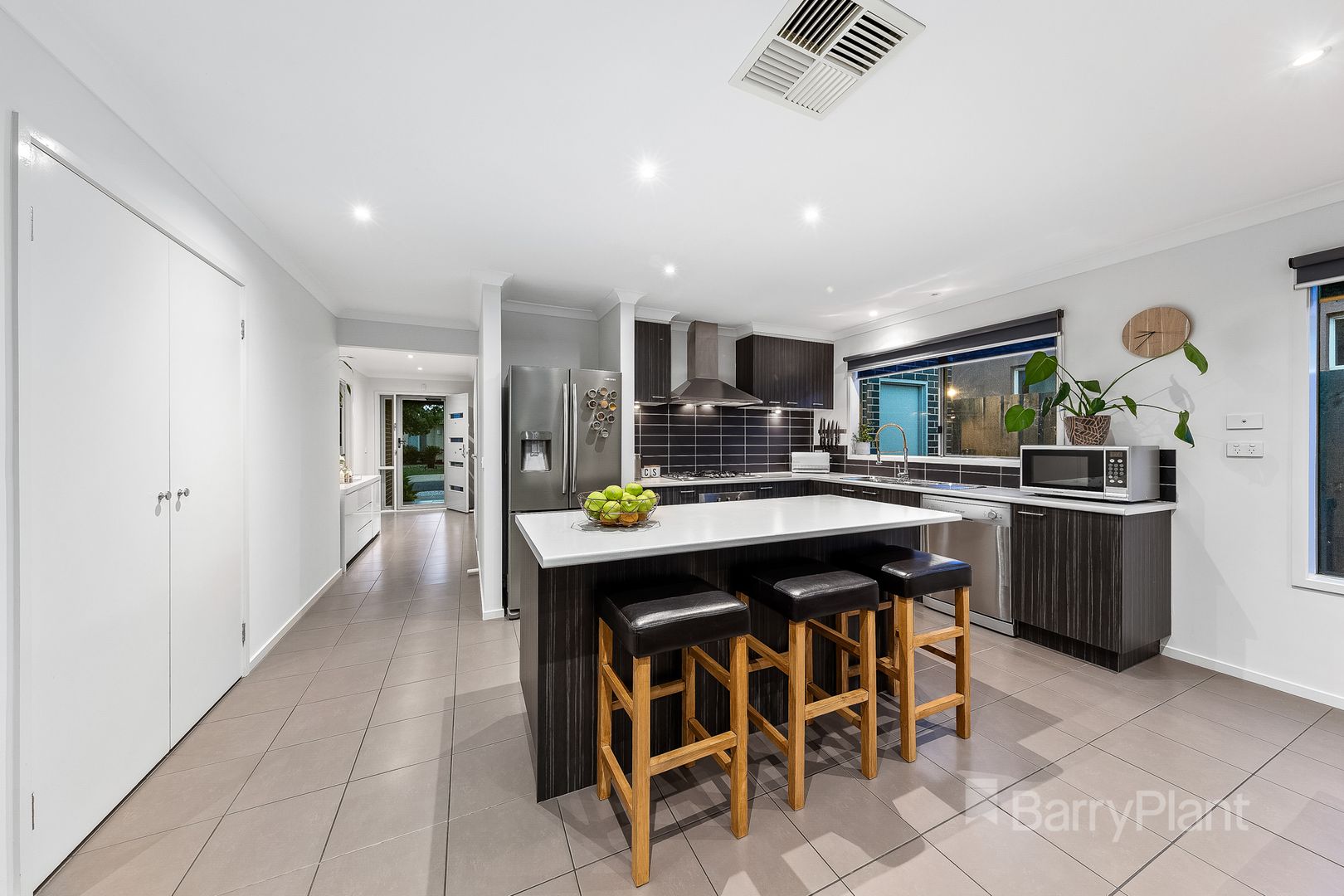 25 Synergy Court, Taylors Hill VIC 3037, Image 2