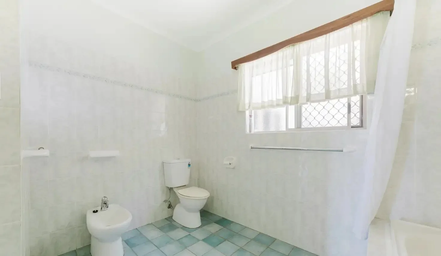 Additional image 12 of 13 Coconut Grove, Ball Bay QLD 4741