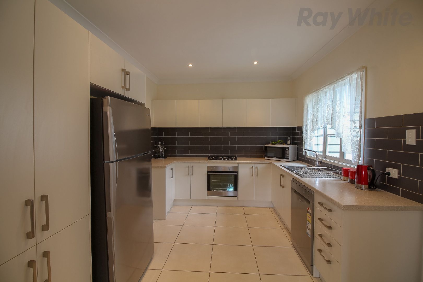 23 Brisbane Road, Newtown QLD 4305, Image 2