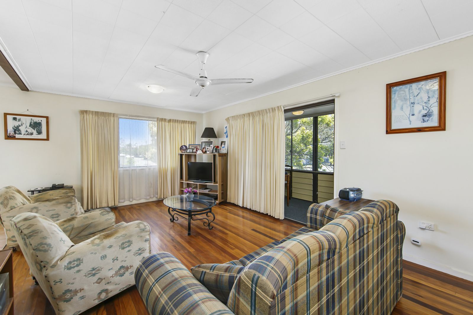 27 View Street, Woody Point QLD 4019, Image 2