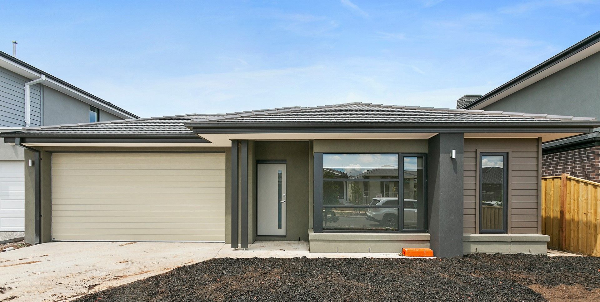 4 bedrooms House in 14 Corfu Street FRASER RISE VIC, 3336