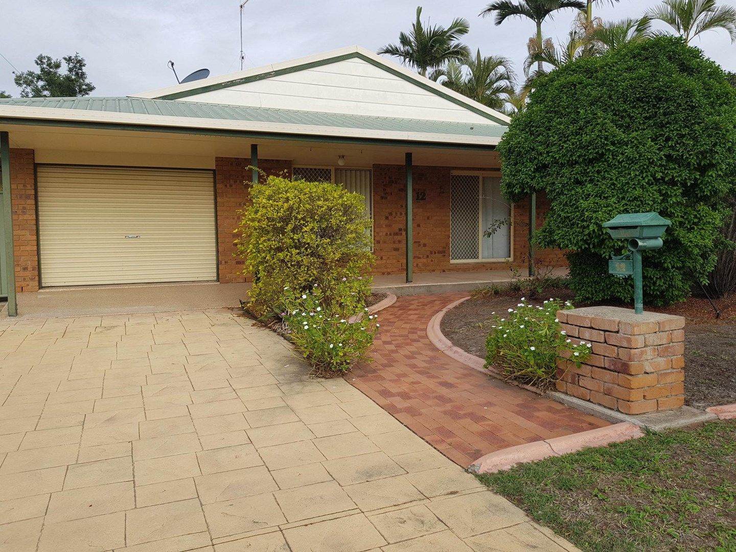 12 Hewitt St, Moura QLD 4718, Image 0