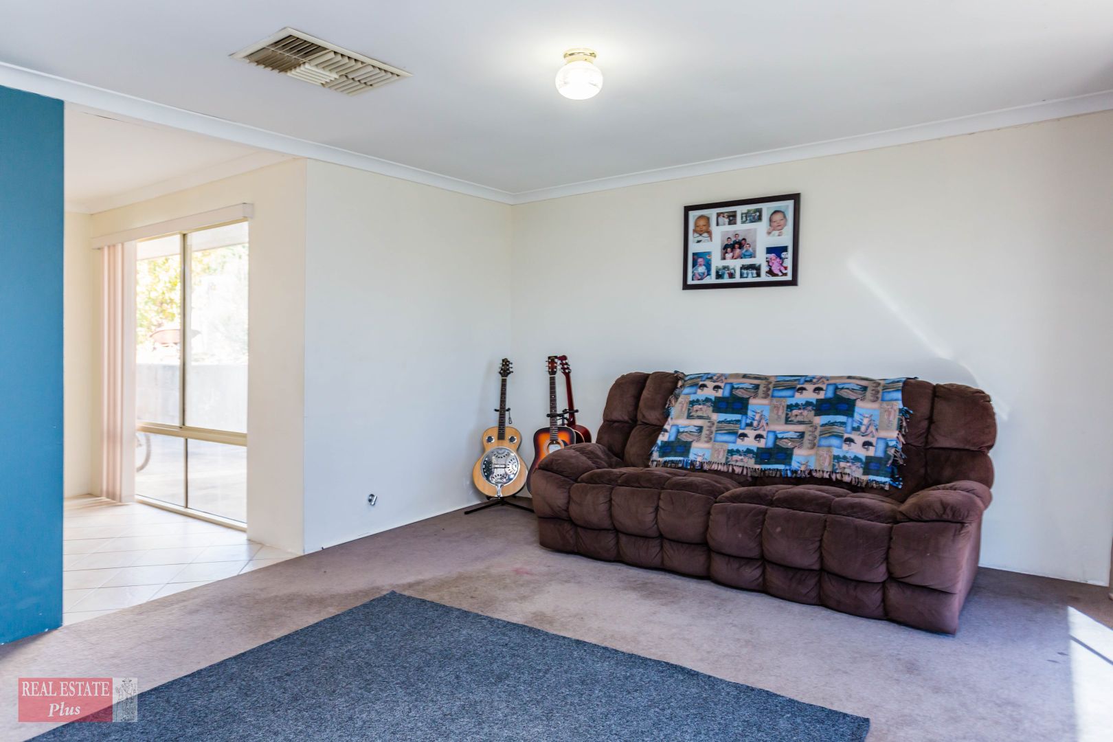 8 Pagnell Way, Swan View WA 6056, Image 2