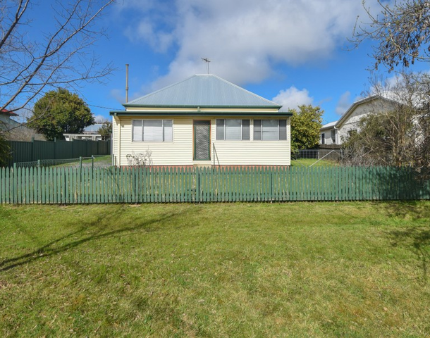 30 Currawong Street, Young NSW 2594