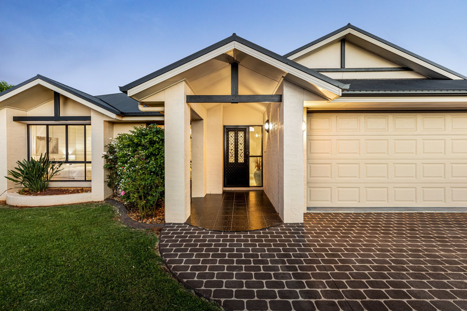 10 Collingwood Close, Middle Ridge QLD 4350, Image 2