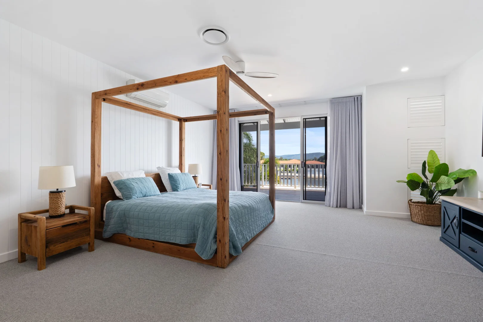 Additional image 12 of 97 Sir Bruce Small Boulevard, Benowa Waters QLD 4217