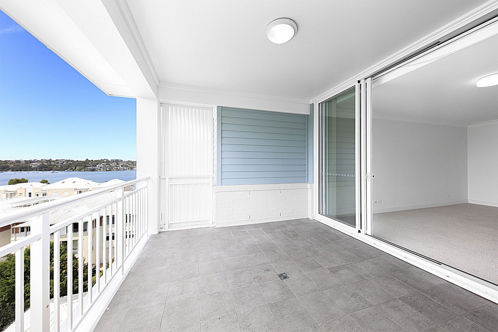 1 bedrooms Apartment / Unit / Flat in 506/2 Peninsula Drive BREAKFAST POINT NSW, 2137