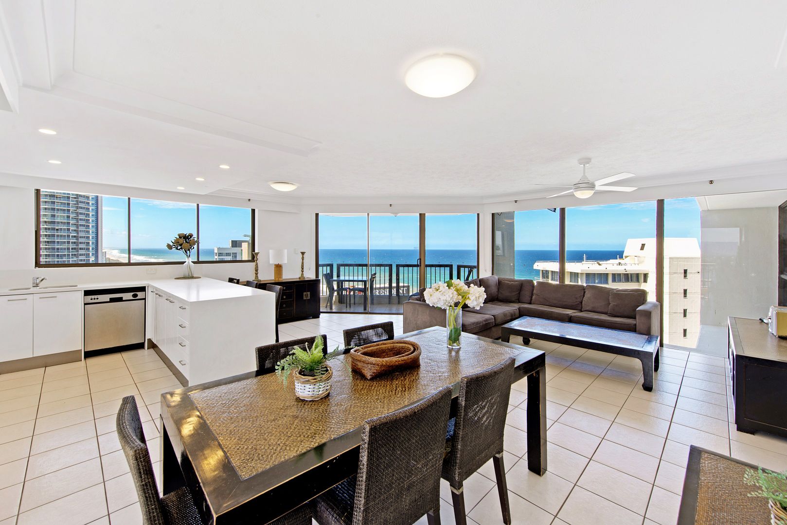 28 Northcliffe Terrace, Surfers Paradise QLD 4217, Image 2