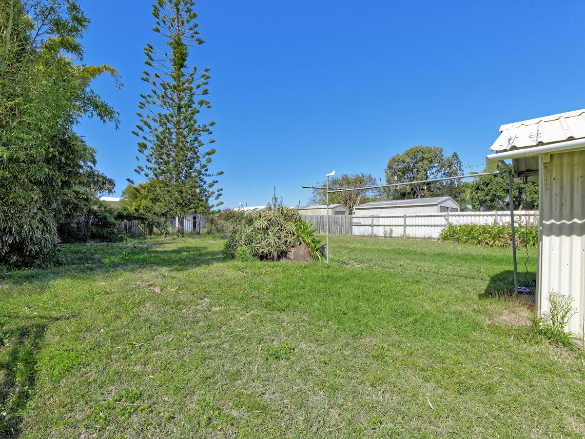 48 Wave Street, Burnett Heads QLD 4670, Image 2