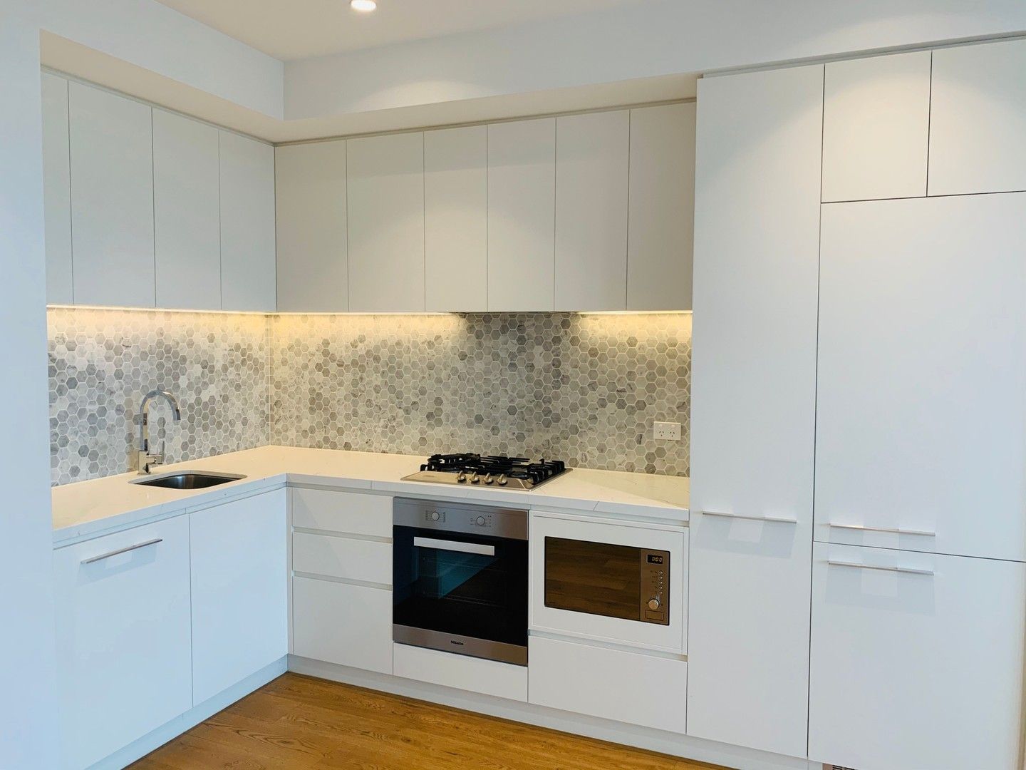 2 bedrooms Apartment / Unit / Flat in 0909/850 Whitehorse RD BOX HILL VIC, 3128